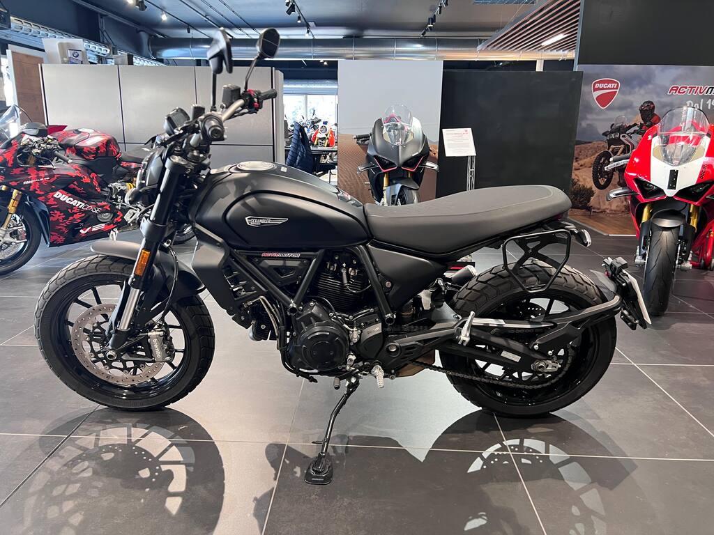 SCRAMBLER 800