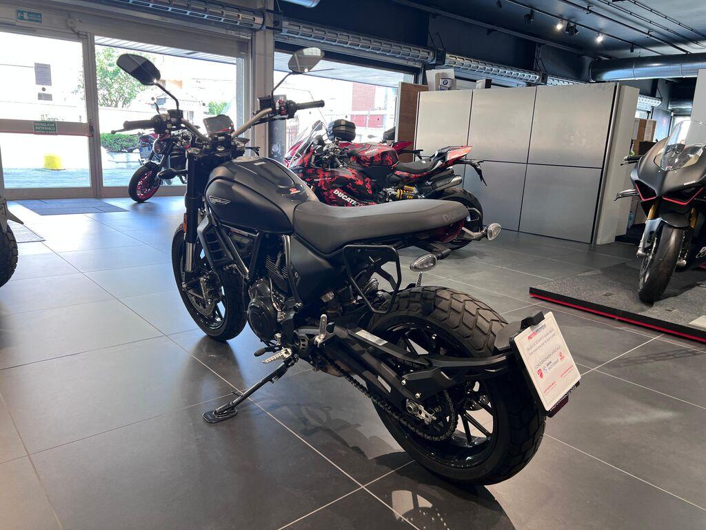SCRAMBLER 800