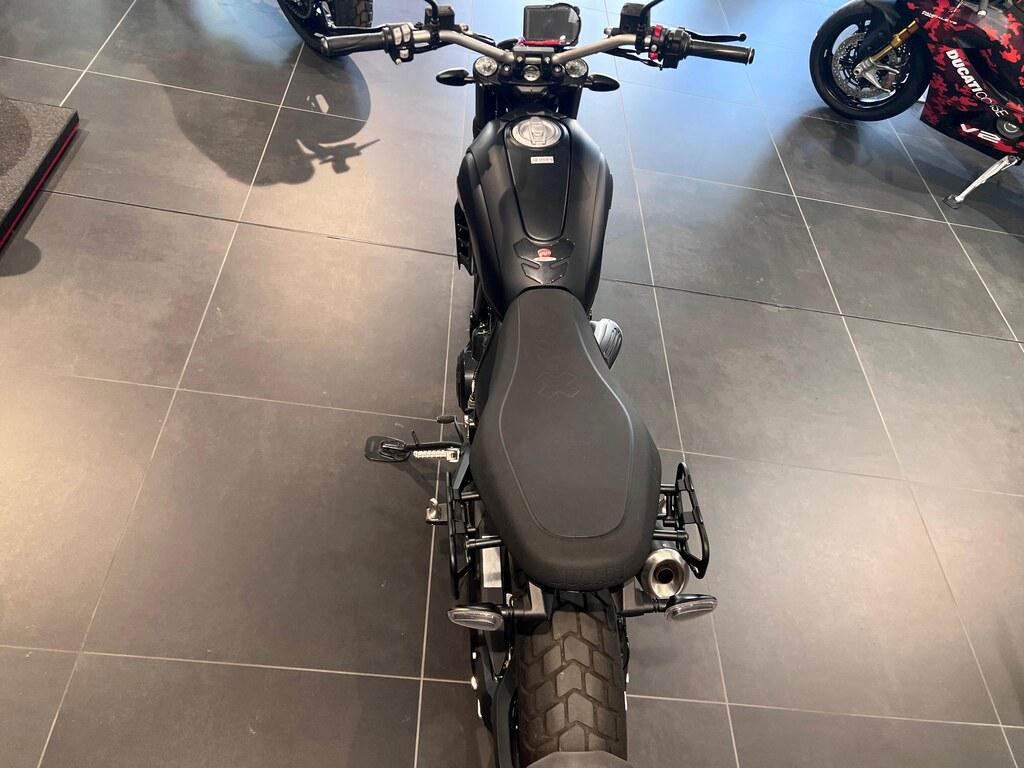 SCRAMBLER 800