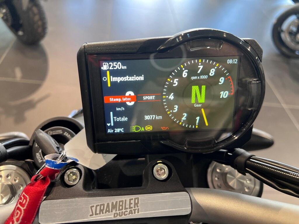 SCRAMBLER 800
