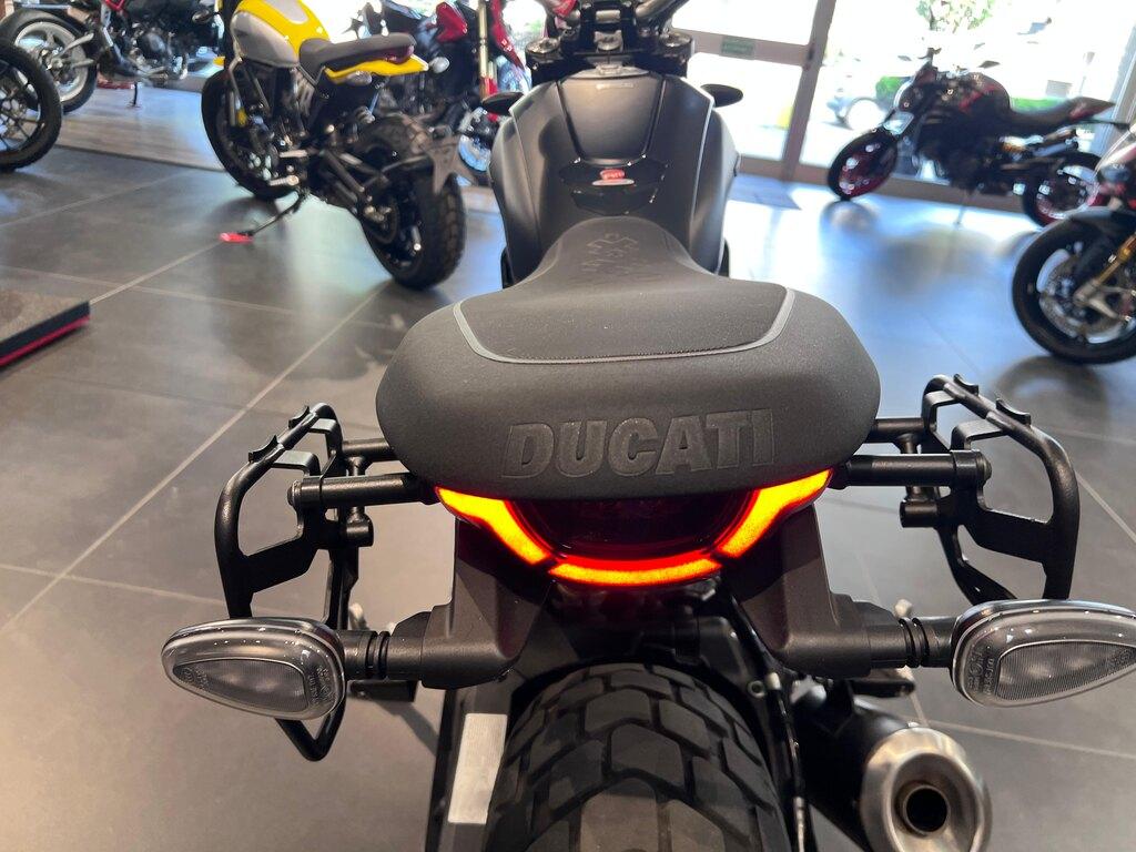 SCRAMBLER 800