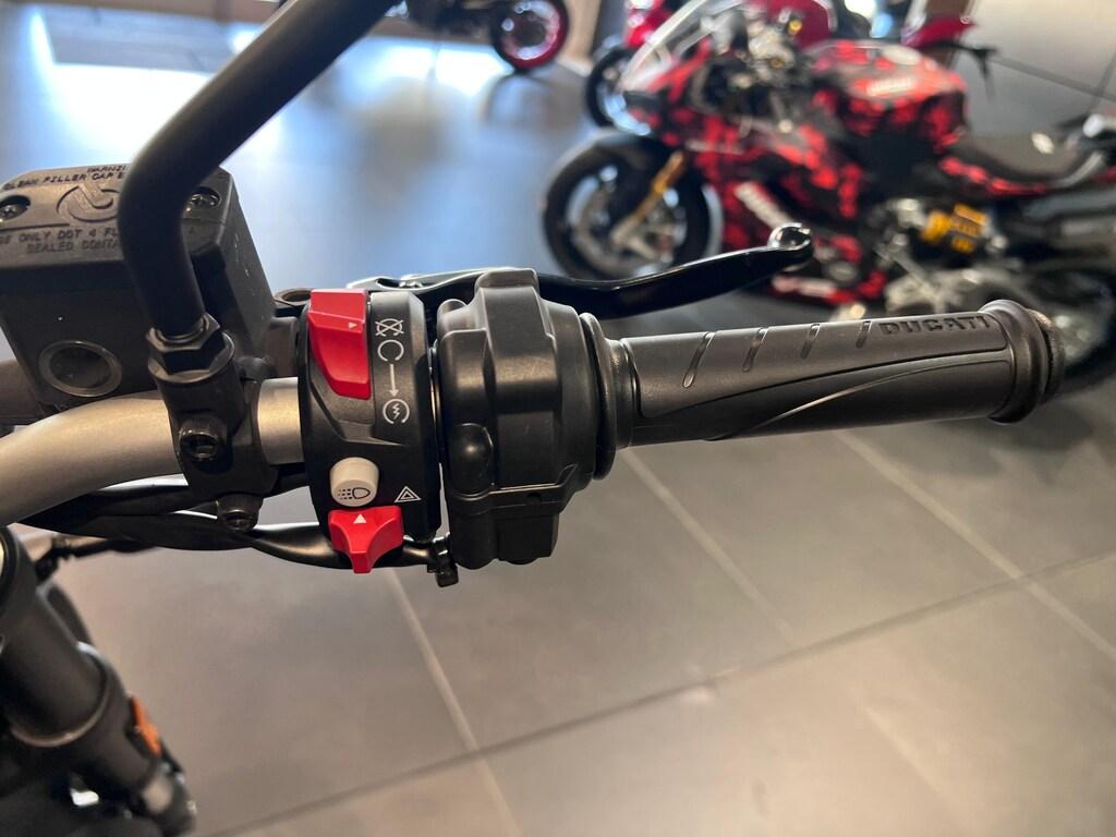 SCRAMBLER 800