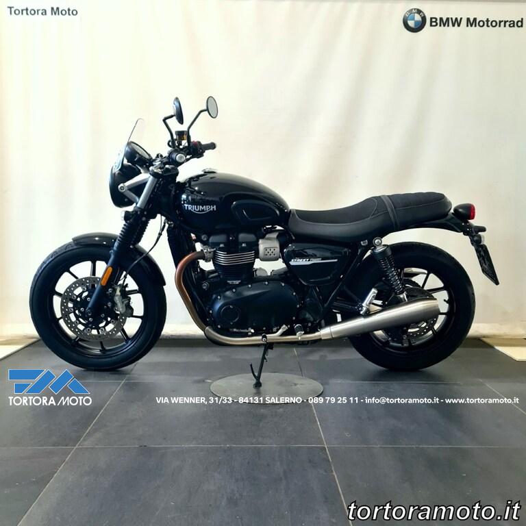 STREET TWIN 900