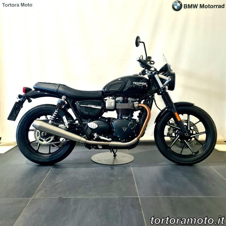 STREET TWIN 900