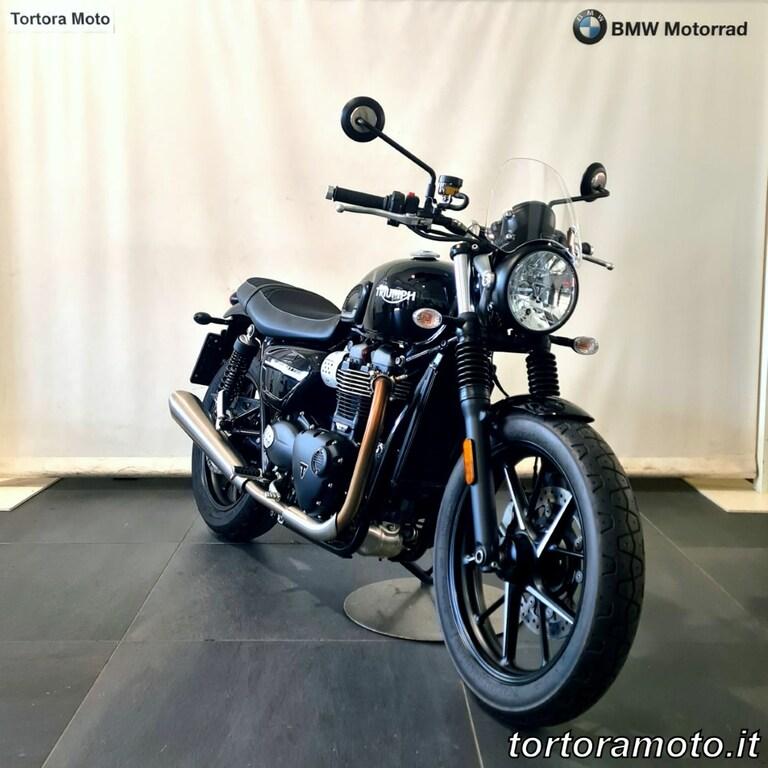 STREET TWIN 900