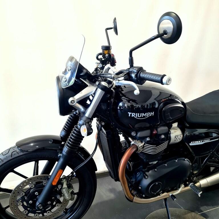 STREET TWIN 900