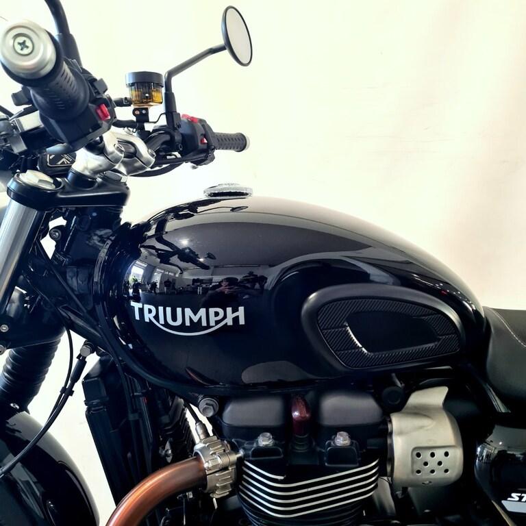 STREET TWIN 900