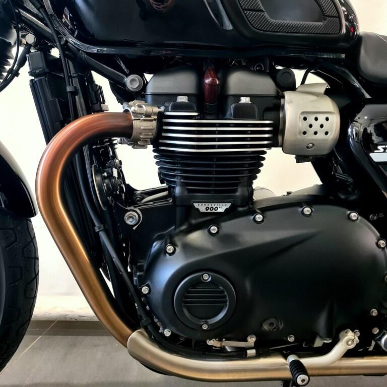 STREET TWIN 900
