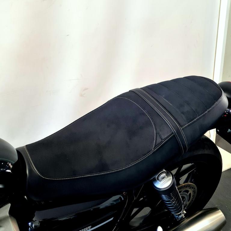 STREET TWIN 900
