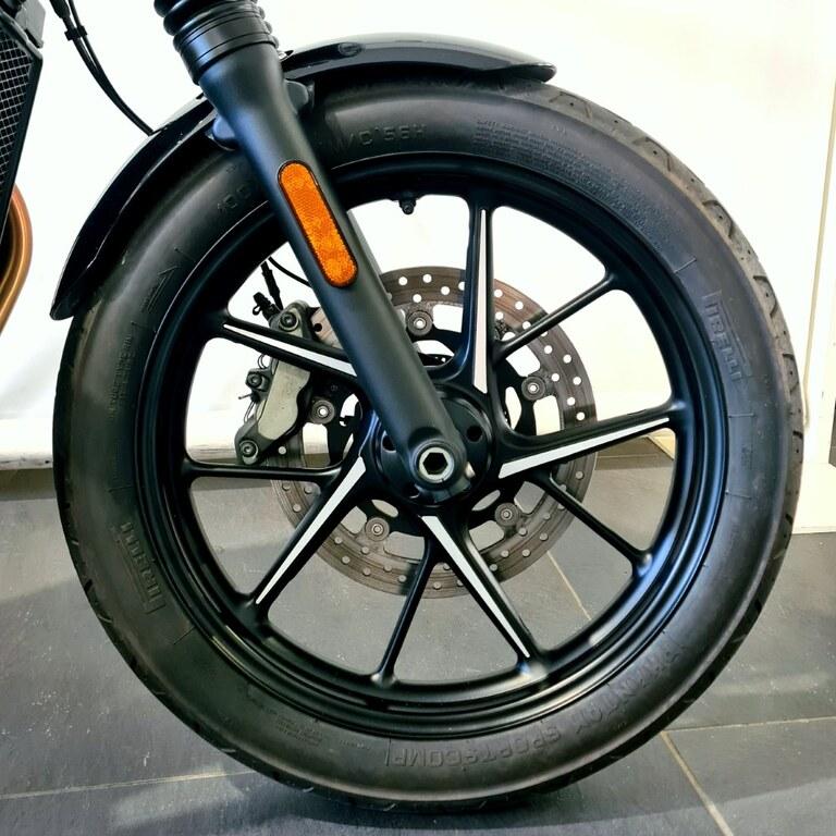 STREET TWIN 900