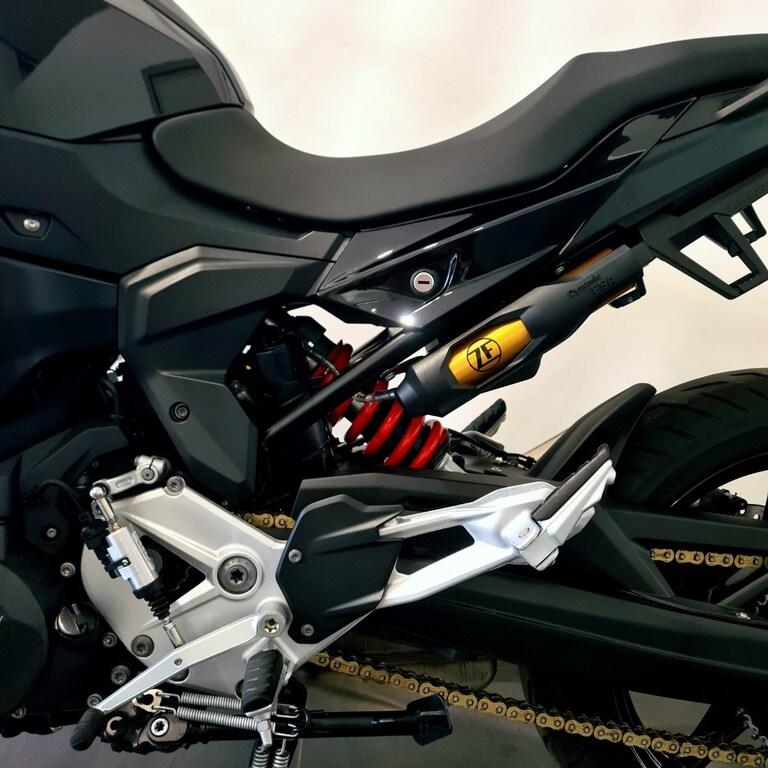 F 900 XR