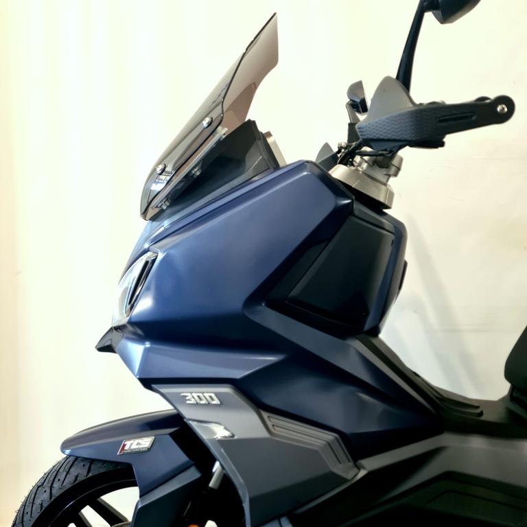 ADX 300
