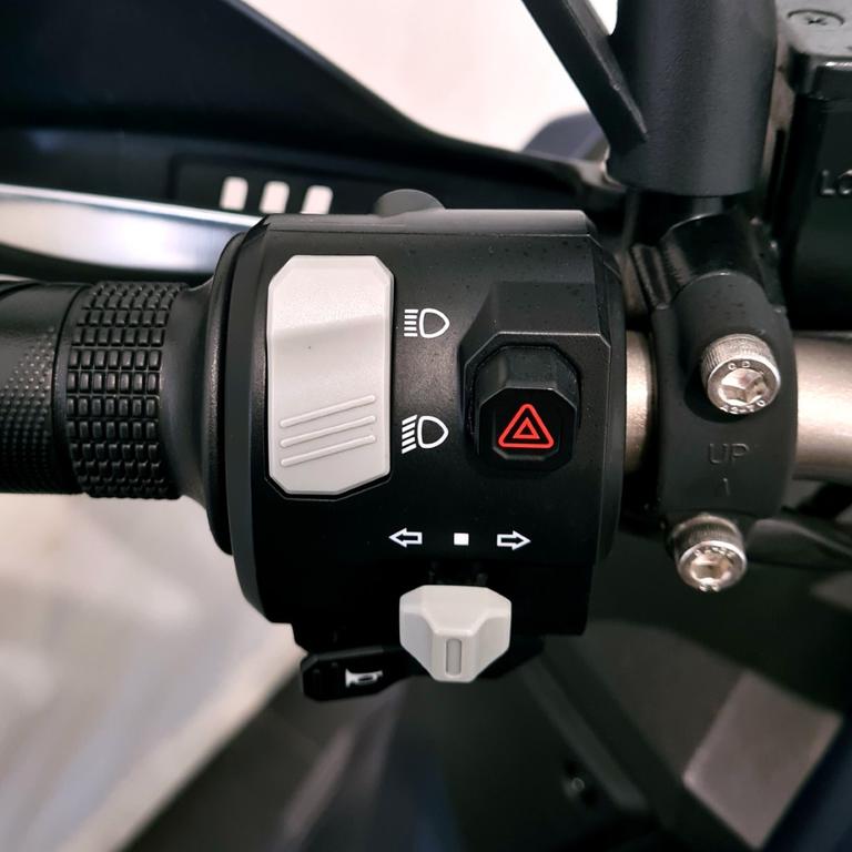 ADX 300