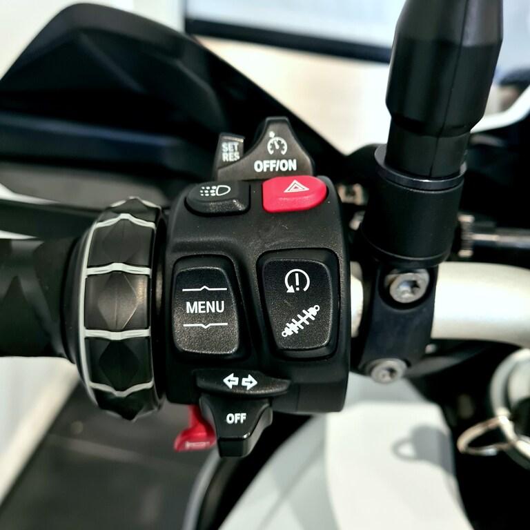 F 900 XR