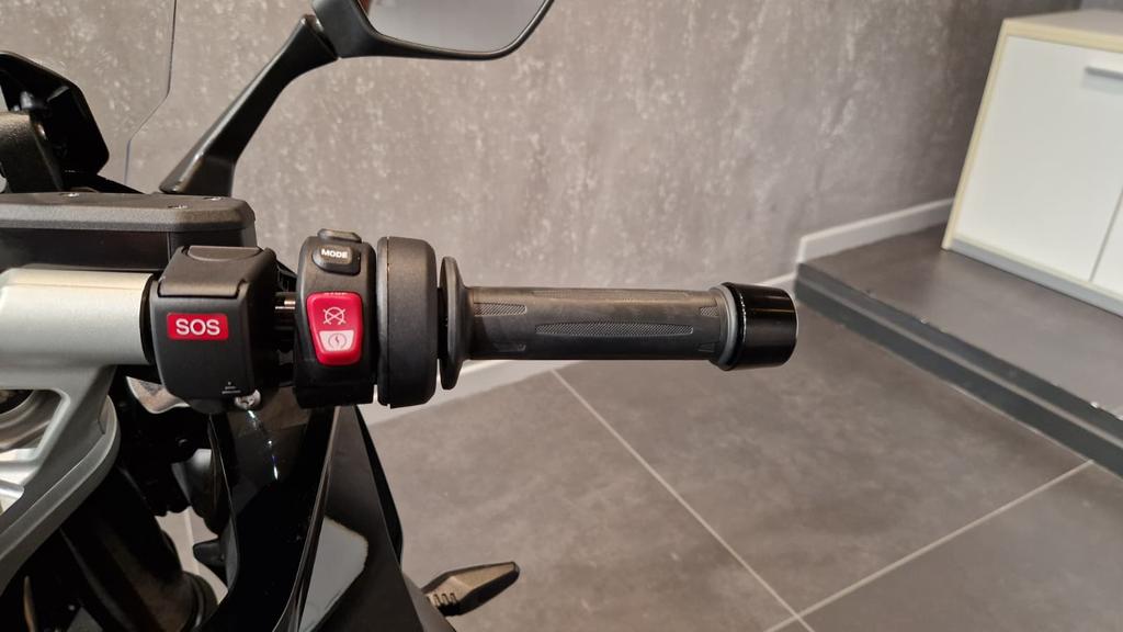 R 1300 RS