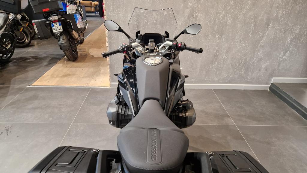 R 1300 RS