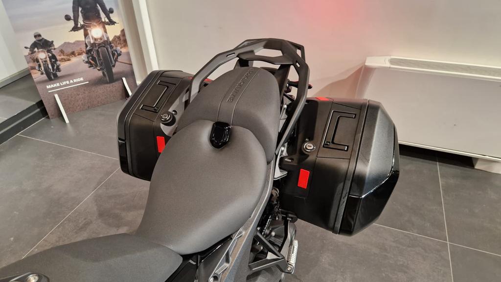 R 1300 RS