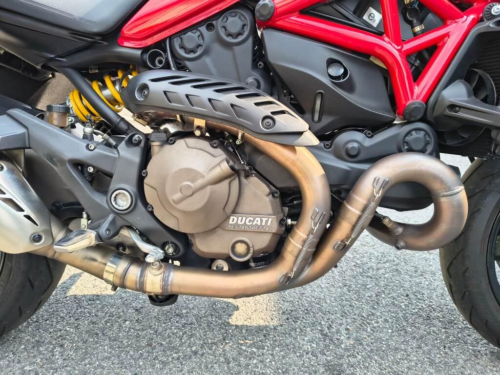 MONSTER 821