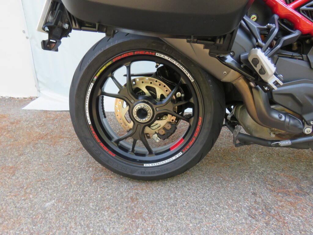 MULTISTRADA V4