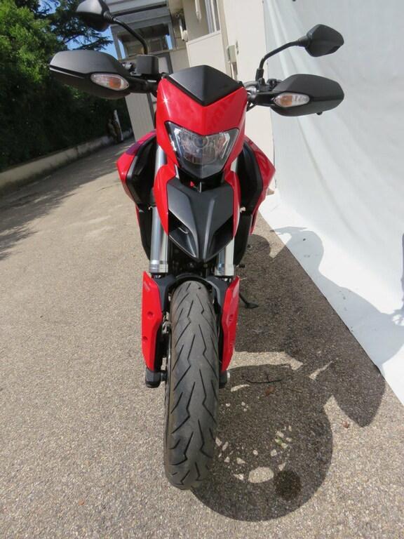 HYPERMOTARD 821