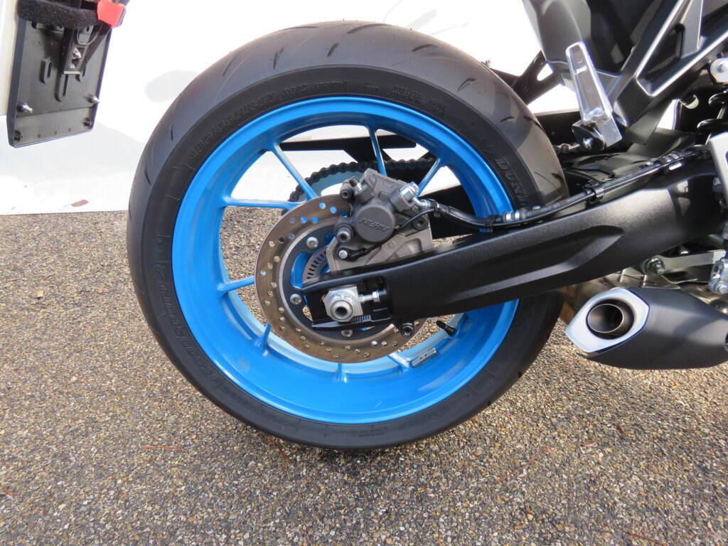 GSX-8S
