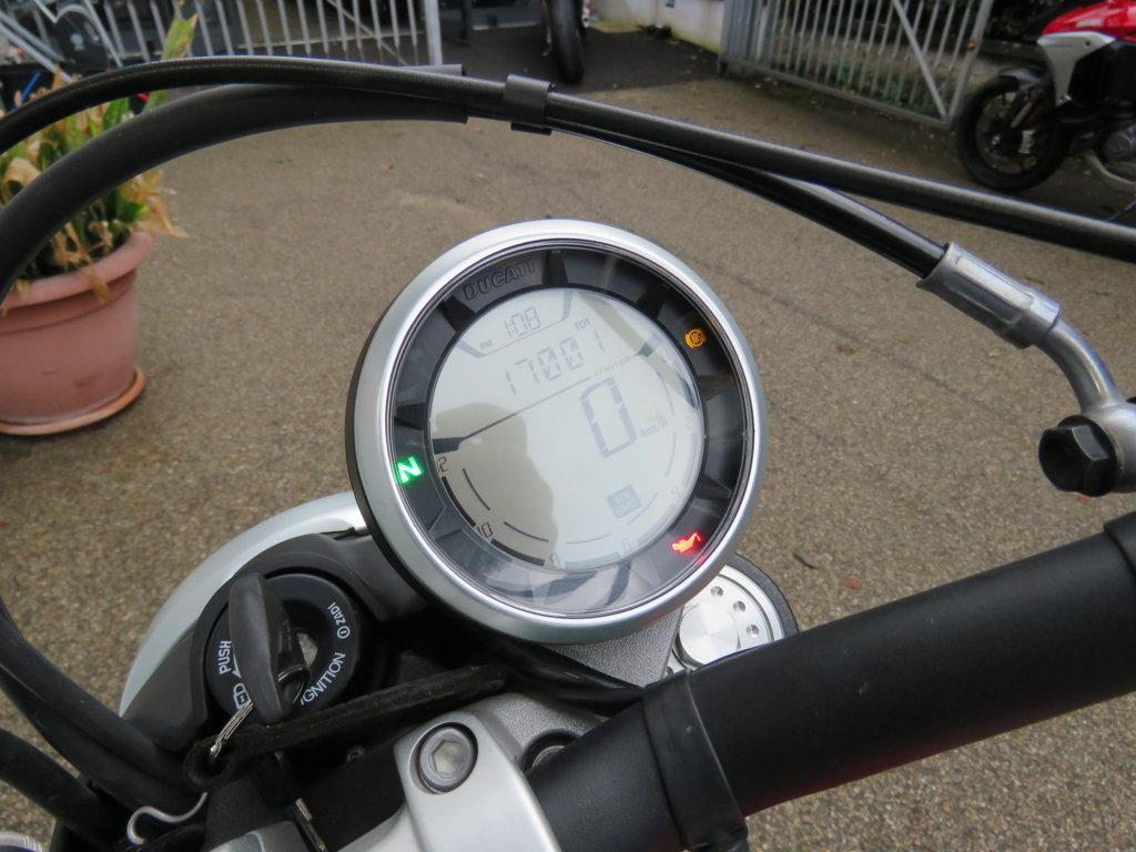 SCRAMBLER 800