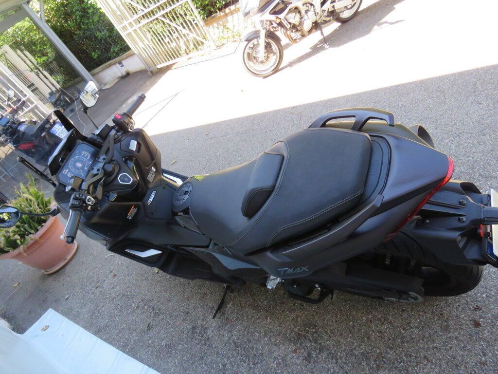 T-MAX 560