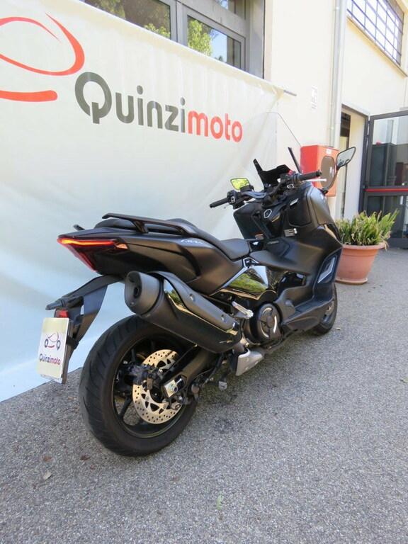 T-MAX 560