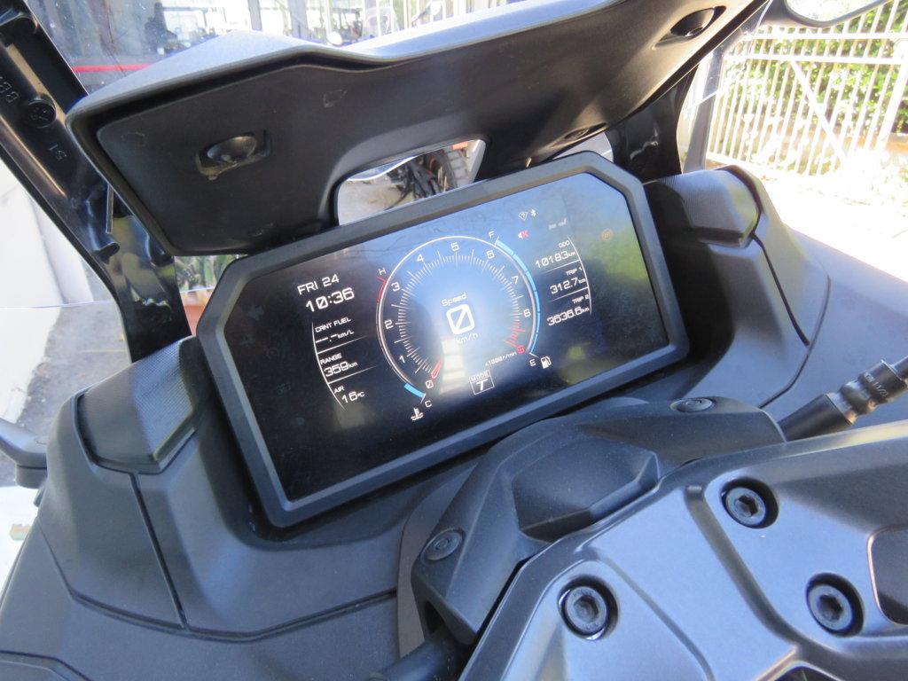 T-MAX 560