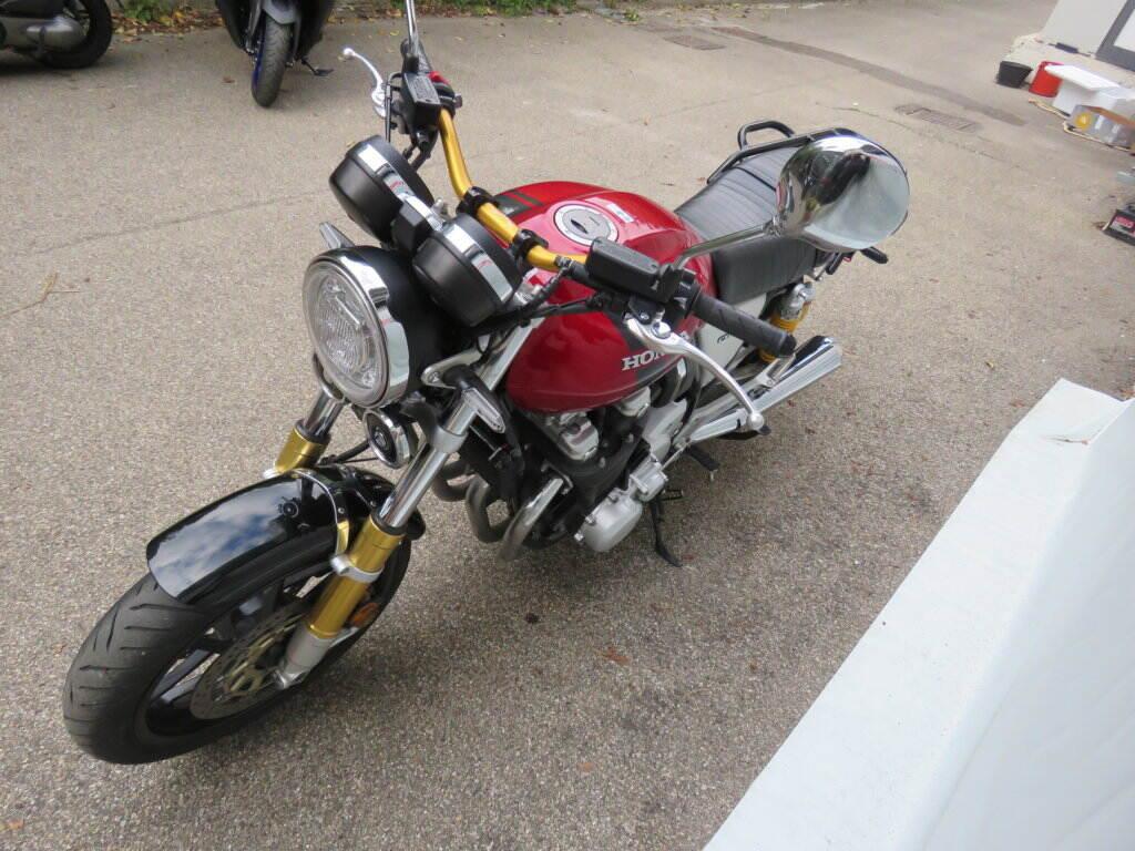CB 1100