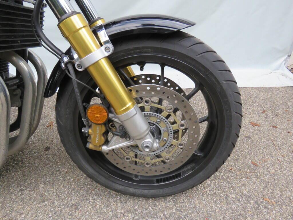 CB 1100