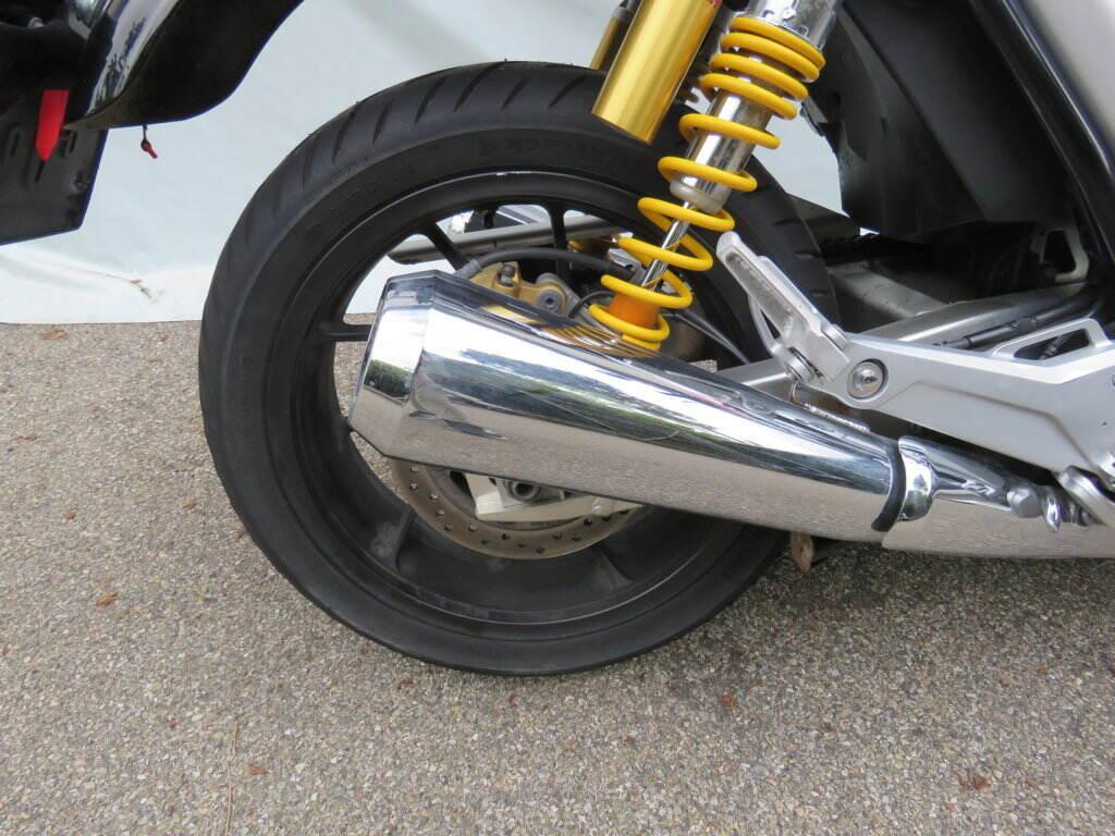 CB 1100