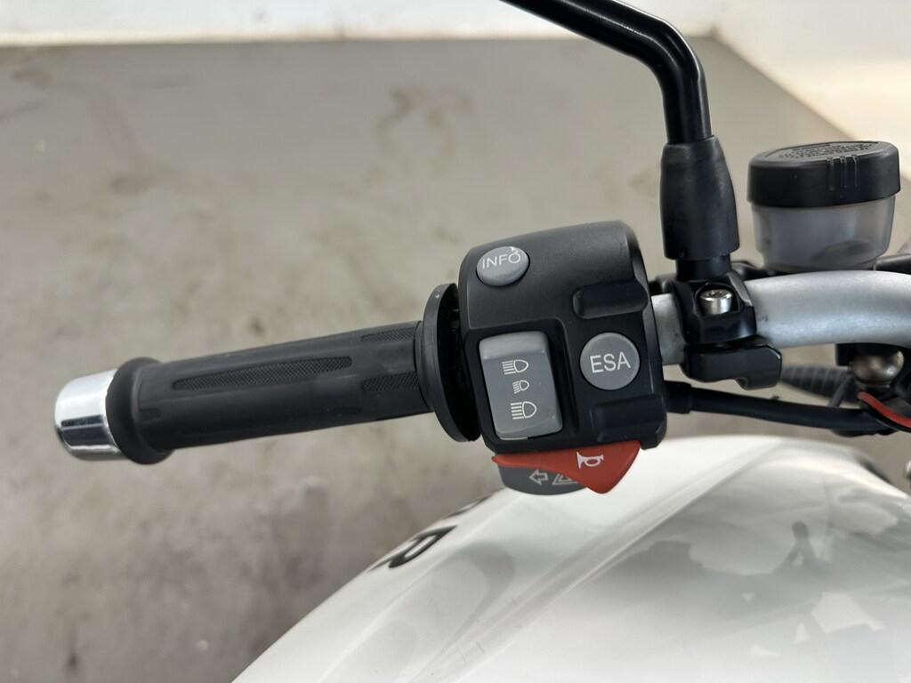 R 1200 R