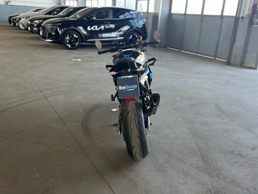 M 1000 R
