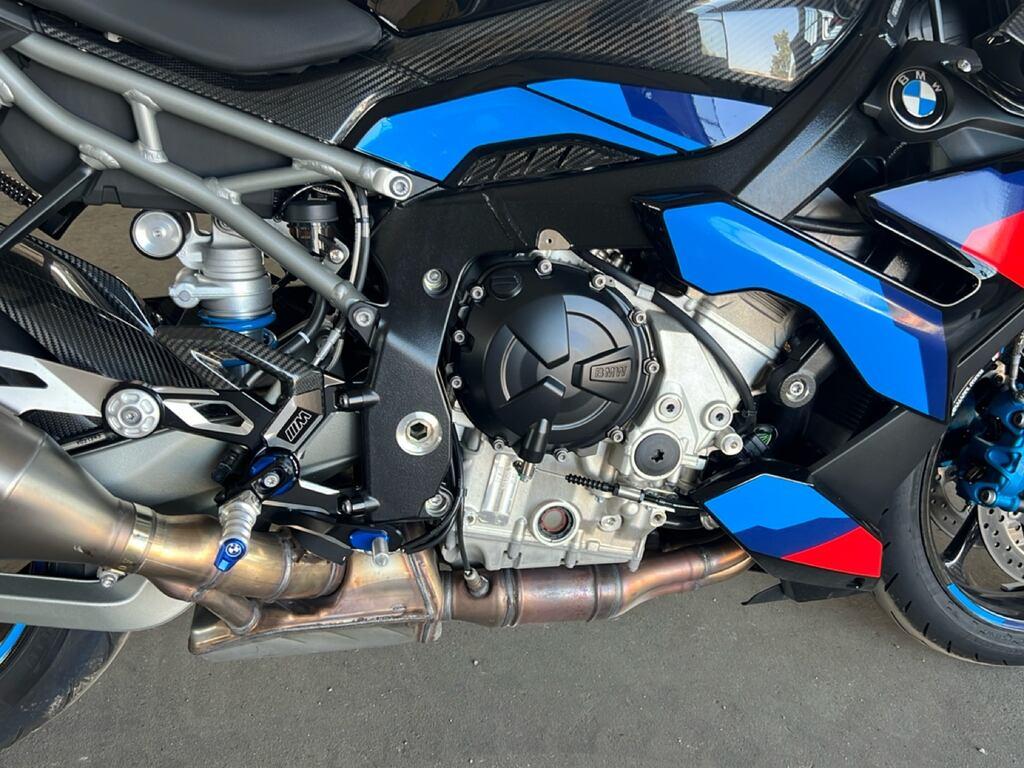 M 1000 R