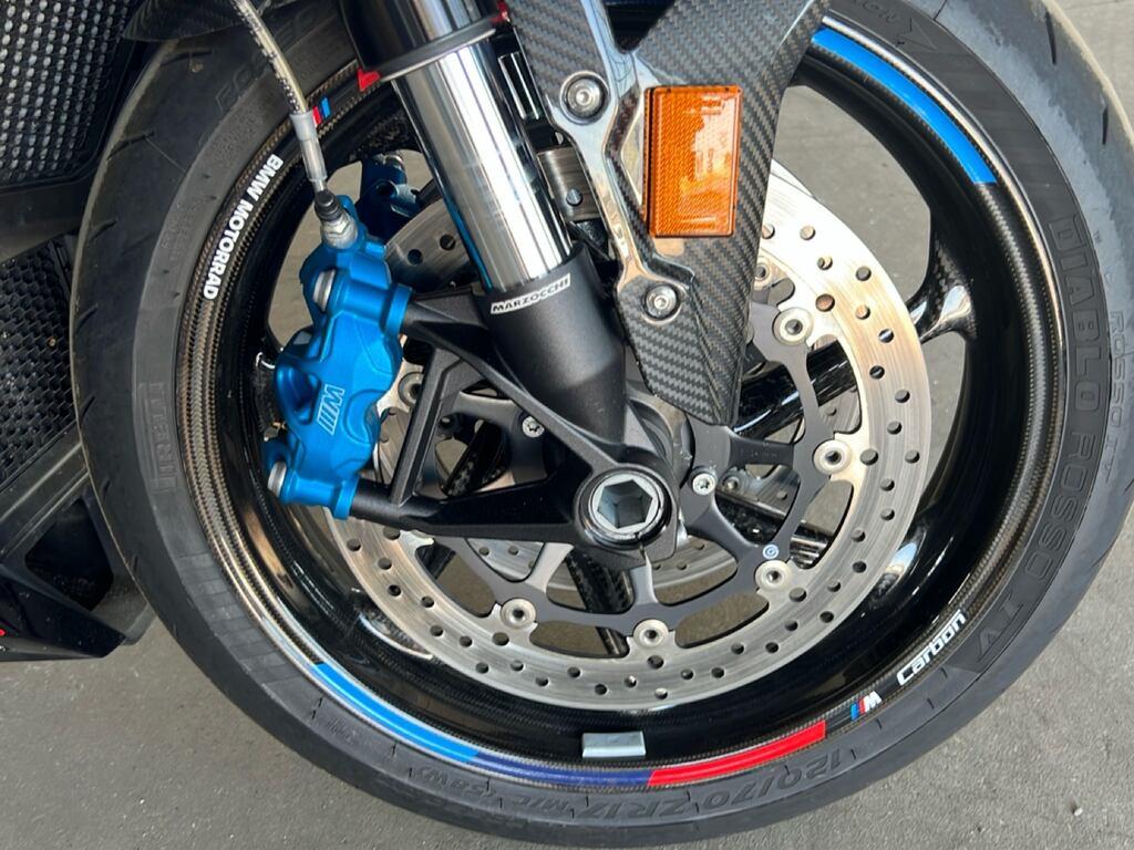 M 1000 R