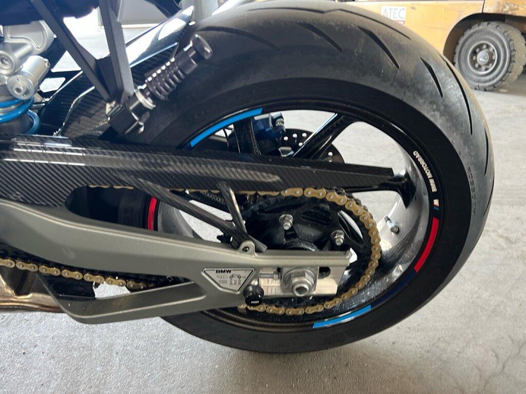 M 1000 R