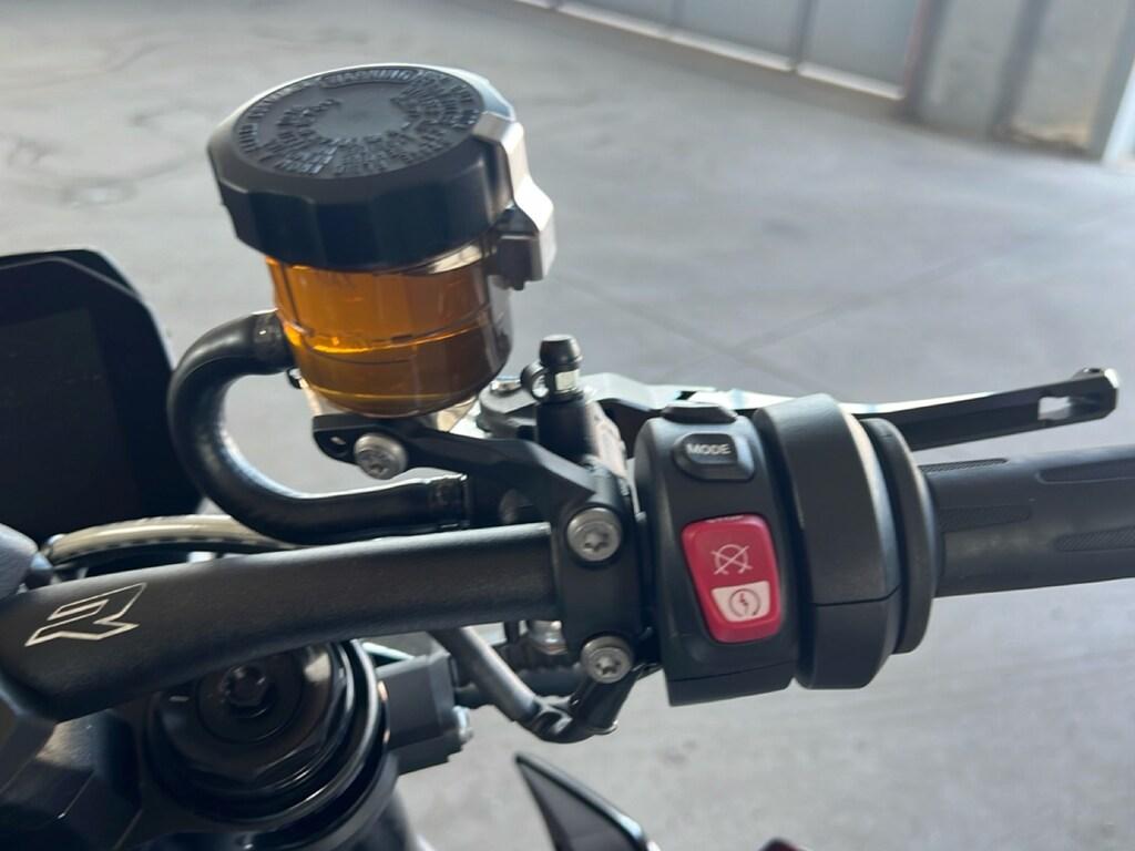 M 1000 R