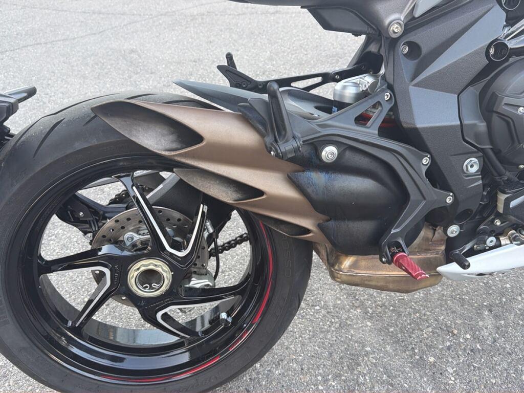 BRUTALE 800
