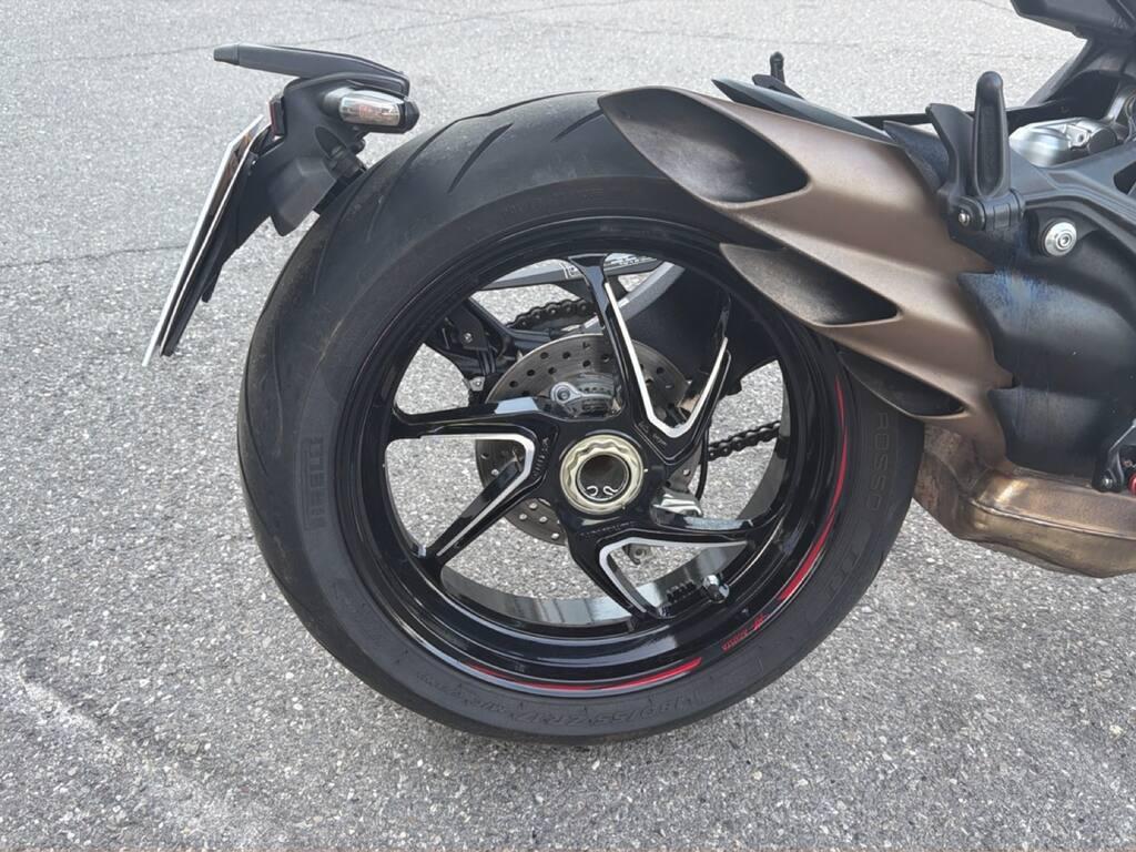 BRUTALE 800