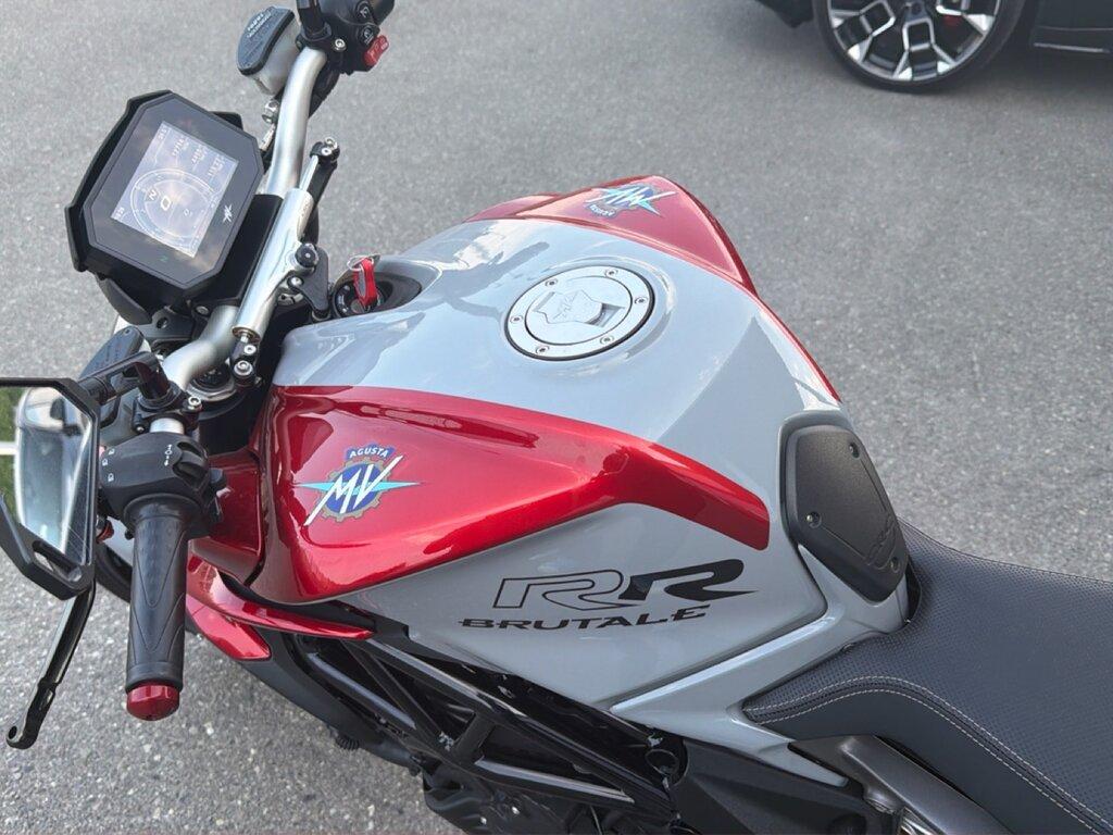 BRUTALE 800