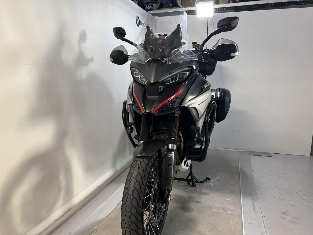 MULTISTRADA V4