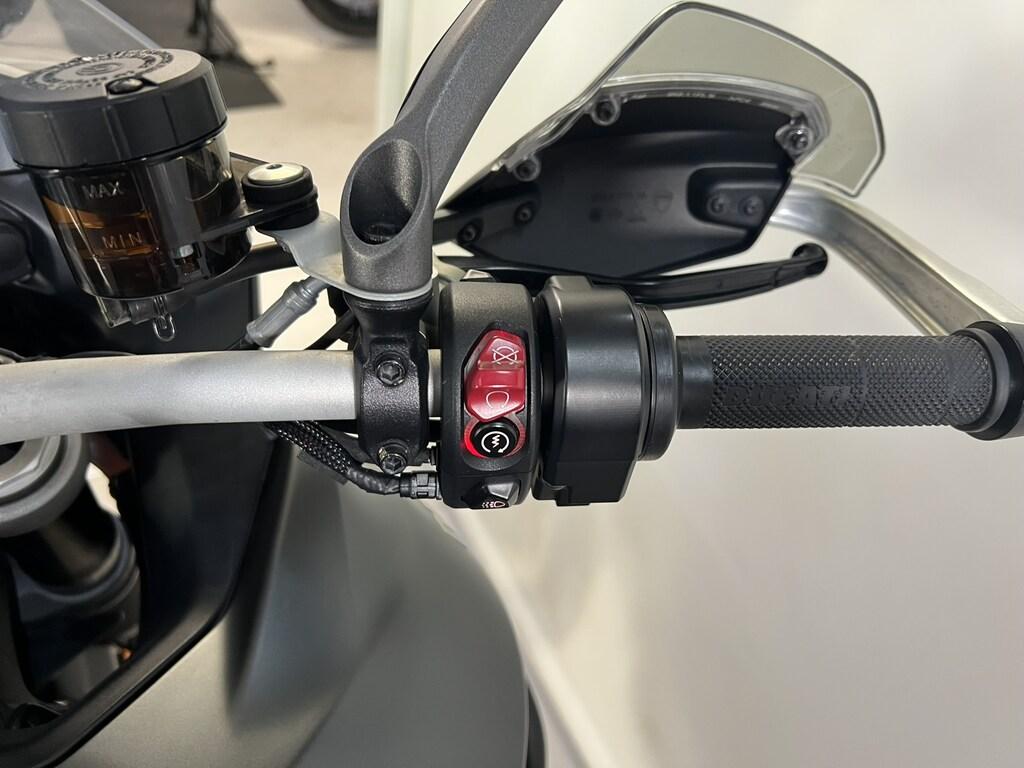 MULTISTRADA V4