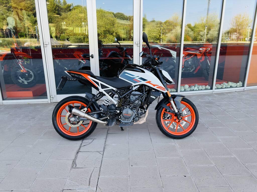 125 DUKE
