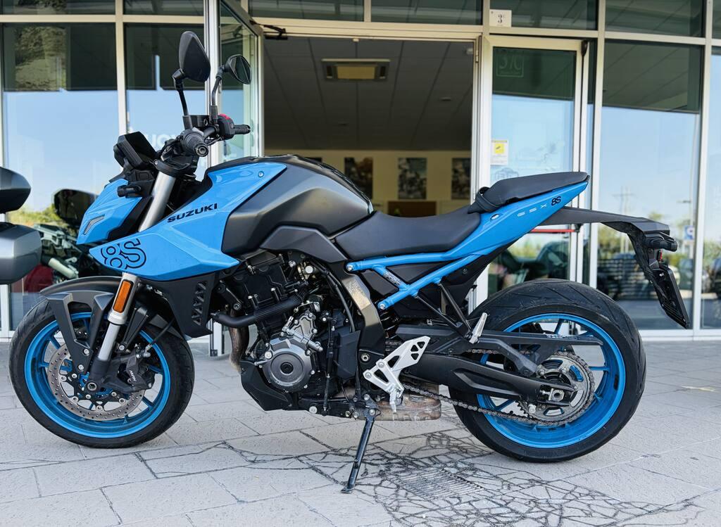 GSX-8S