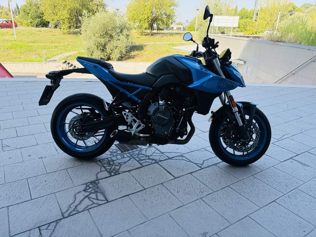 GSX-8S