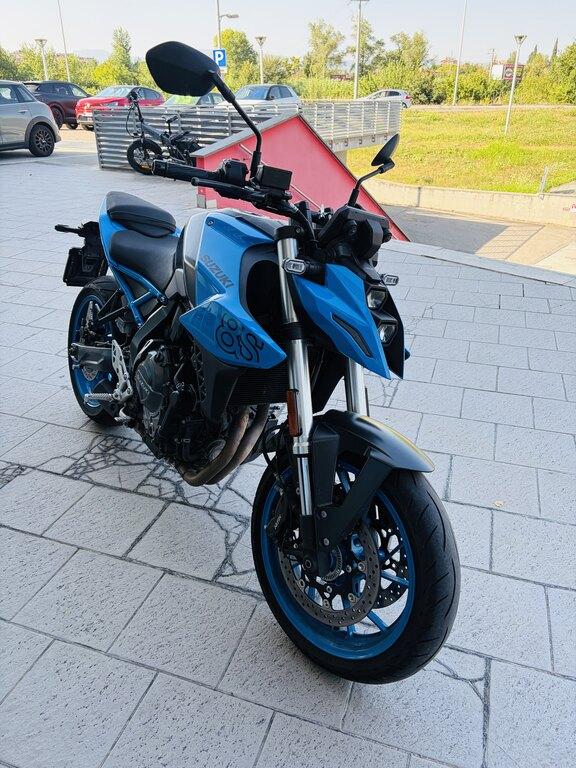 GSX-8S