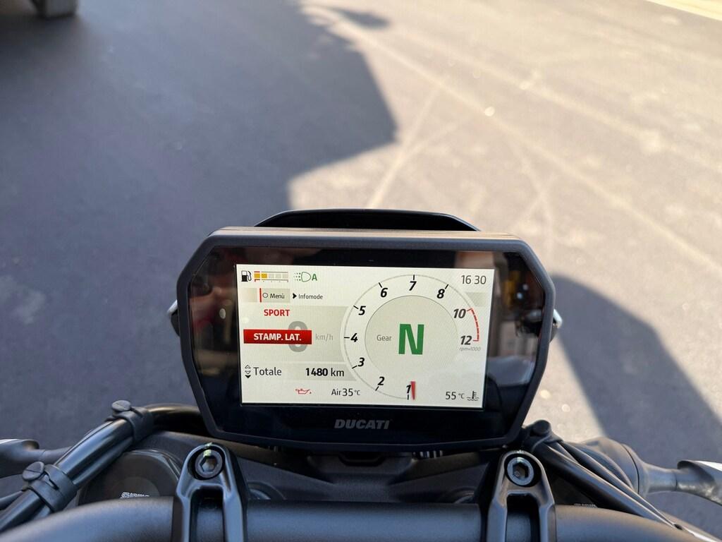 MONSTER V2 890