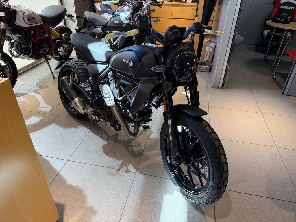 SCRAMBLER 800