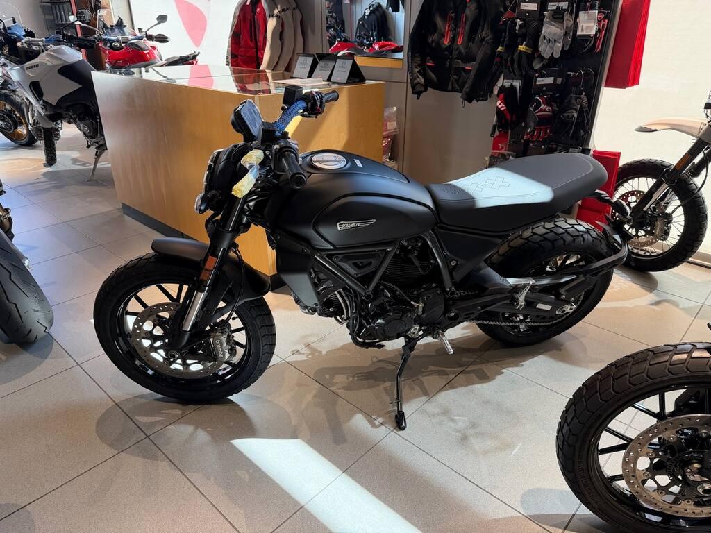 SCRAMBLER 800